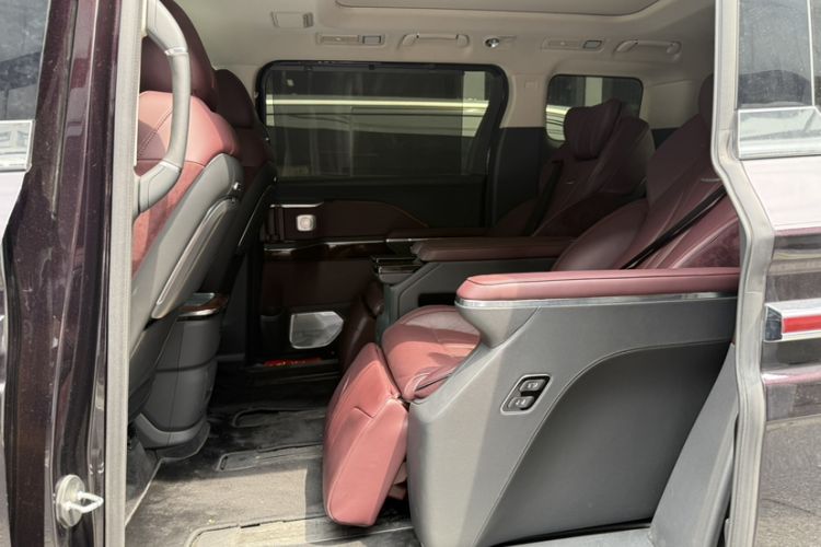Used Hongqi HQ9 2023 2.0T Smart Connect Flagship Edition Interior 6