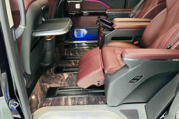 Used Hongqi HQ9 2023 2.0T Smart Connect Flagship Edition Interior 6