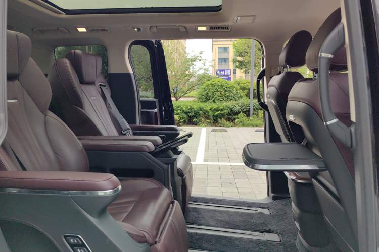 Used Hongqi HQ9 2023 2.0T Smart Connect Flagship Edition Interior 7