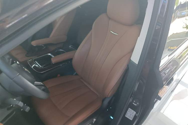 Used Hongqi HQ9 2023 2.0T Smart Connect Flagship Edition Left Front Seat