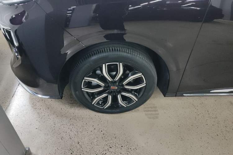 Used Hongqi HQ9 2023 2.0T Smart Connect Flagship Edition Left Front Wheel Hub