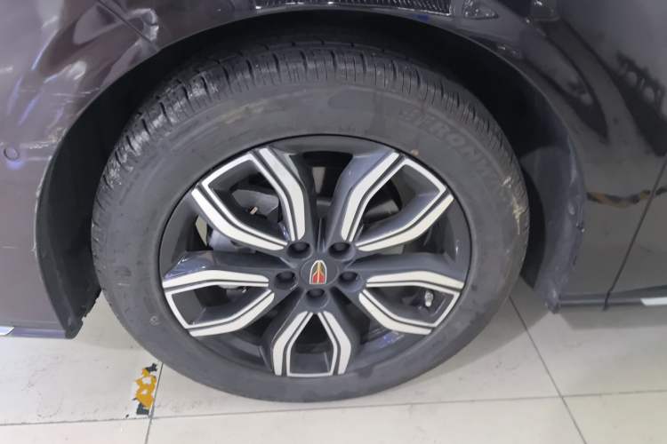 Used Hongqi HQ9 2023 2.0T Smart Connect Flagship Edition Left Front Wheel Hub