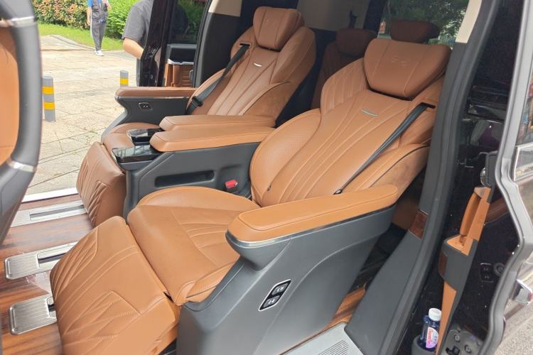 Used Hongqi HQ9 2023 2.0T Smart Connect Flagship Edition Left Rear Seat