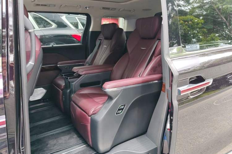 Used Hongqi HQ9 2023 2.0T Smart Connect Flagship Edition Left Rear Seat
