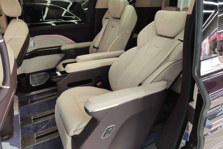 Used Hongqi HQ9 2023 2.0T Smart Connect Flagship Edition Left Rear Seat