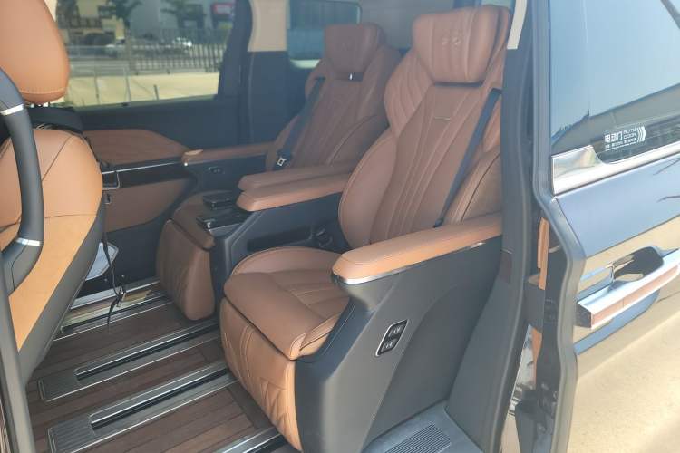 Used Hongqi HQ9 2023 2.0T Smart Connect Flagship Edition Left Rear Seat
