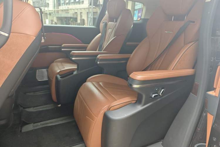 Used Hongqi HQ9 2023 2.0T Smart Connect Flagship Edition Left Rear Seat
