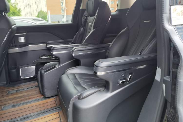 Used Hongqi HQ9 2023 2.0T Smart Connect Flagship Edition Left Rear Seat