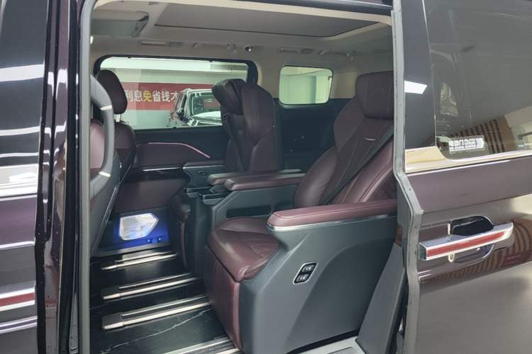 Used Hongqi HQ9 2023 2.0T Smart Connect Flagship Edition Left Rear Seat