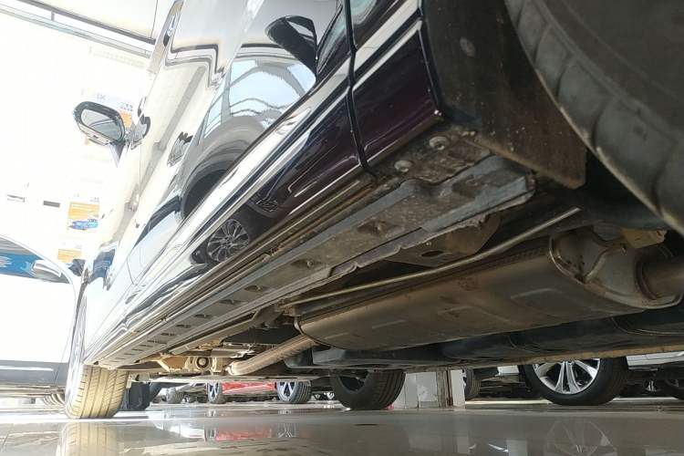 Used Hongqi HQ9 2023 2.0T Smart Connect Flagship Edition Left Side Sill