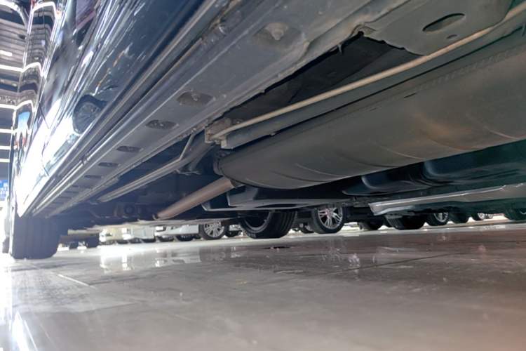 Used Hongqi HQ9 2023 2.0T Smart Connect Flagship Edition Left Side Sill