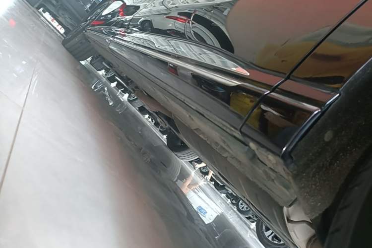 Used Hongqi HQ9 2023 2.0T Smart Connect Flagship Edition Left Side Sill