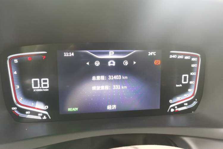 Used Hongqi HQ9 2023 2.0T Smart Connect Flagship Edition Odometer Close Up