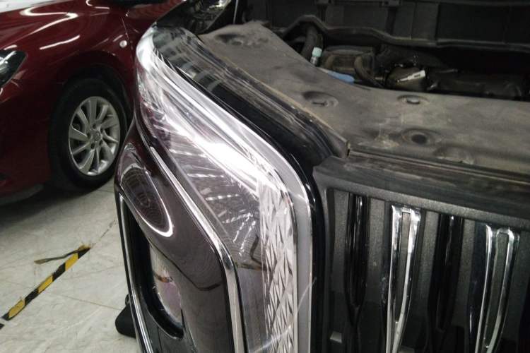 Used Hongqi HQ9 2023 2.0T Smart Connect Flagship Edition Right Front Headlight