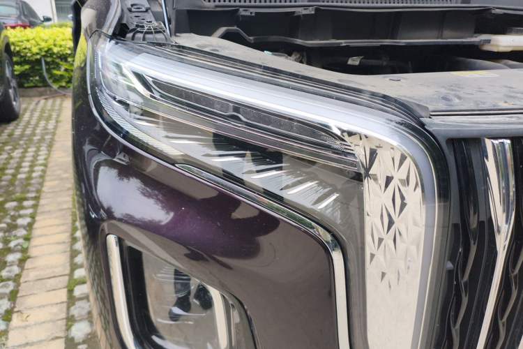 Used Hongqi HQ9 2023 2.0T Smart Connect Flagship Edition Right Front Headlight