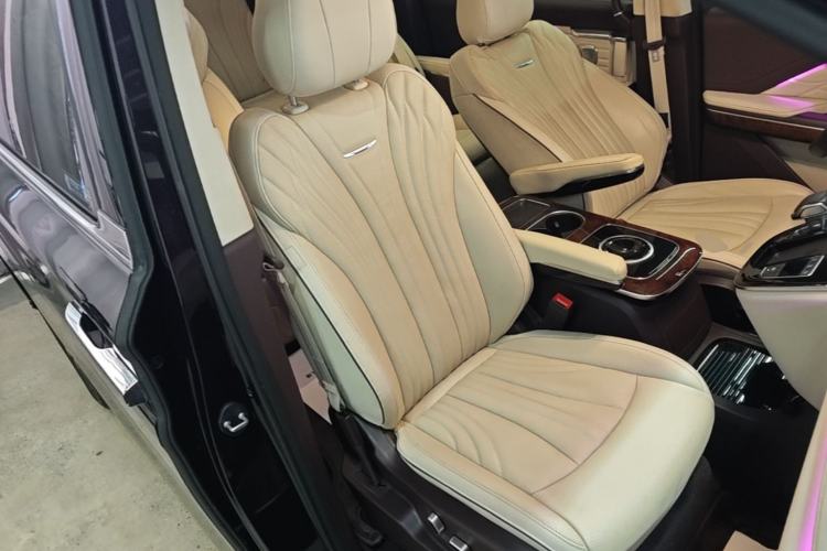 Used Hongqi HQ9 2023 2.0T Smart Connect Flagship Edition Right Front Seat