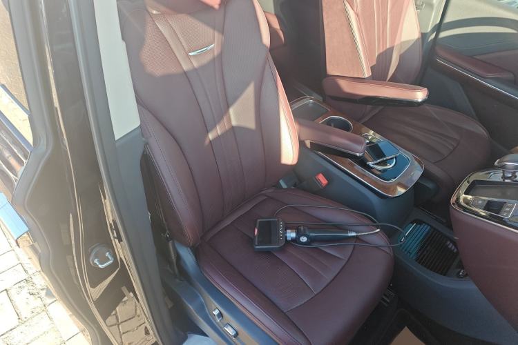 Used Hongqi HQ9 2023 2.0T Smart Connect Flagship Edition Right Front Seat