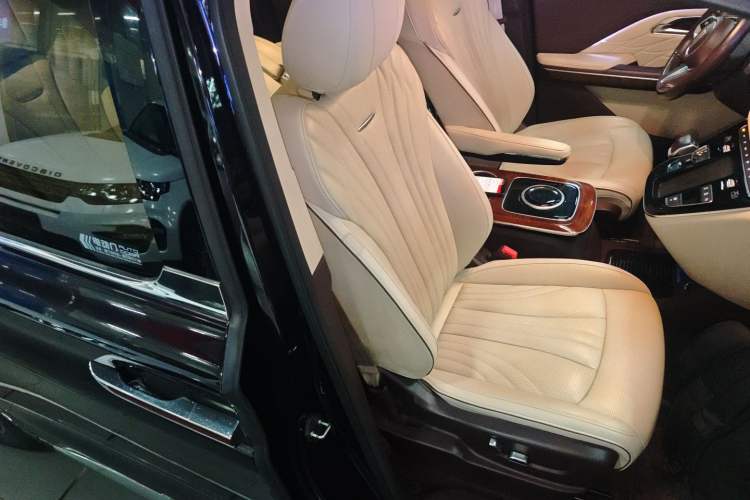 Used Hongqi HQ9 2023 2.0T Smart Connect Flagship Edition Right Front Seat