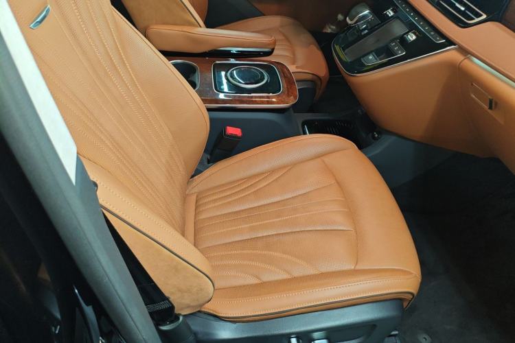 Used Hongqi HQ9 2023 2.0T Smart Connect Flagship Edition Right Front Seat