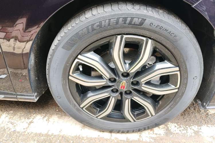 Used Hongqi HQ9 2023 2.0T Smart Connect Flagship Edition Right Front Wheel Hub