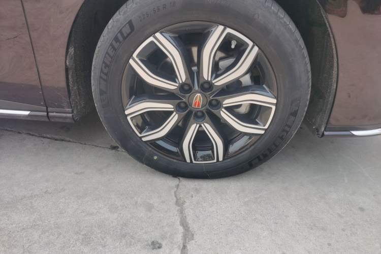 Used Hongqi HQ9 2023 2.0T Smart Connect Flagship Edition Right Front Wheel Hub