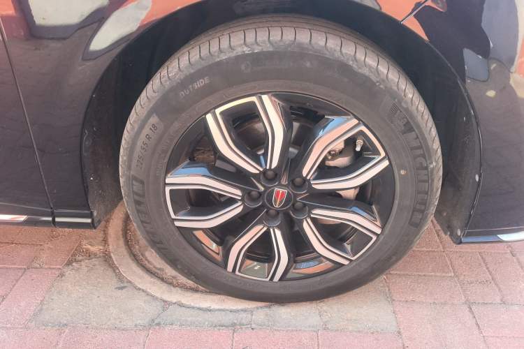 Used Hongqi HQ9 2023 2.0T Smart Connect Flagship Edition Right Front Wheel Hub