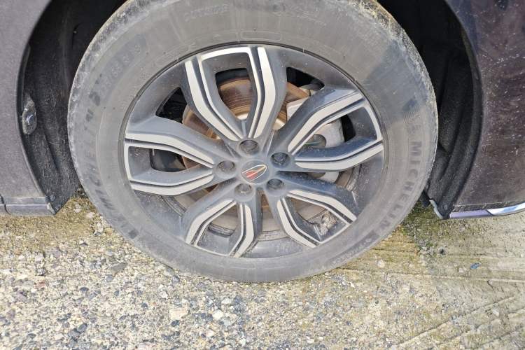 Used Hongqi HQ9 2023 2.0T Smart Connect Flagship Edition Right Front Wheel Hub