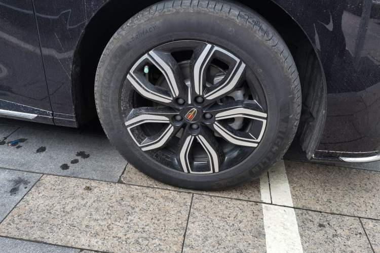 Used Hongqi HQ9 2023 2.0T Smart Connect Flagship Edition Right Front Wheel Hub