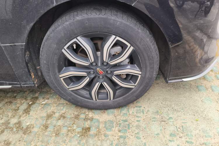 Used Hongqi HQ9 2023 2.0T Smart Connect Flagship Edition Right Front Wheel Hub