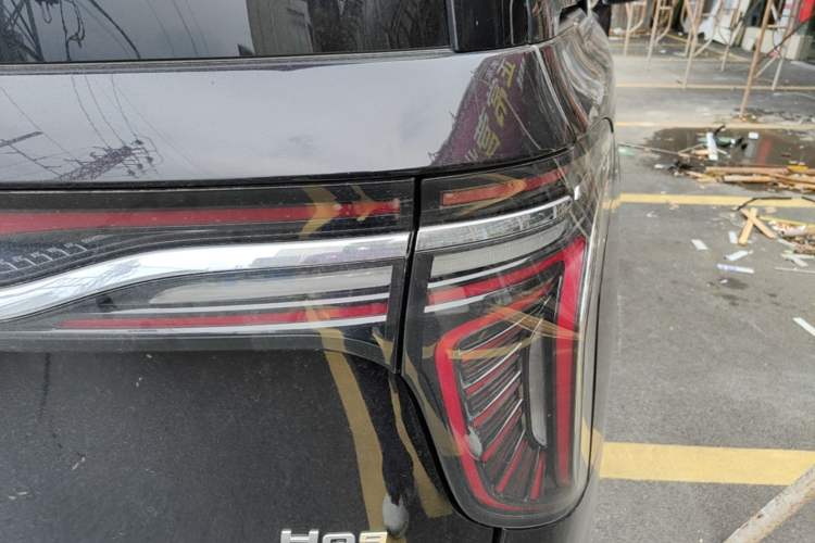 Used Hongqi HQ9 2023 2.0T Smart Connect Flagship Edition Right Rear Taillight