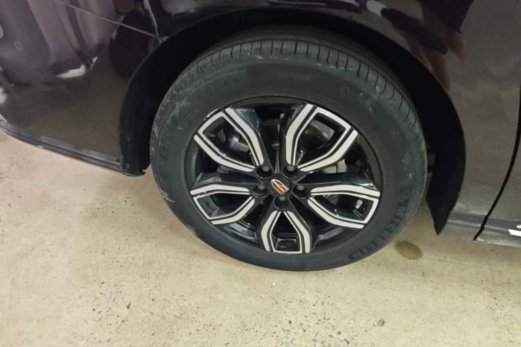 Used Hongqi HQ9 2023 2.0T Smart Connect Flagship Edition Right Rear Wheel Hub