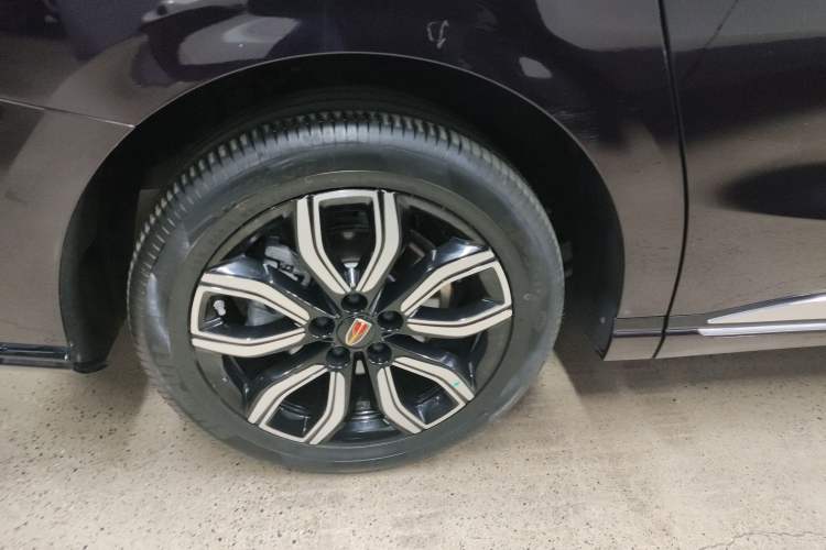 Used Hongqi HQ9 2023 2.0T Smart Connect Flagship Edition Right Rear Wheel Hub