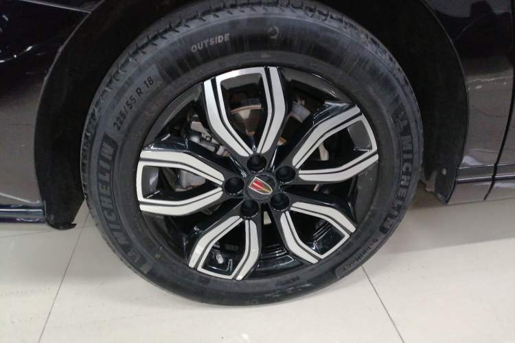 Used Hongqi HQ9 2023 2.0T Smart Connect Flagship Edition Right Rear Wheel Hub