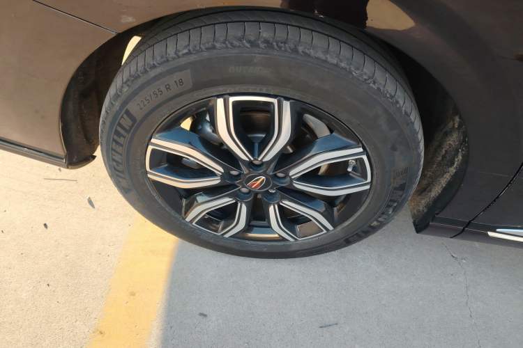 Used Hongqi HQ9 2023 2.0T Smart Connect Flagship Edition Right Rear Wheel Hub