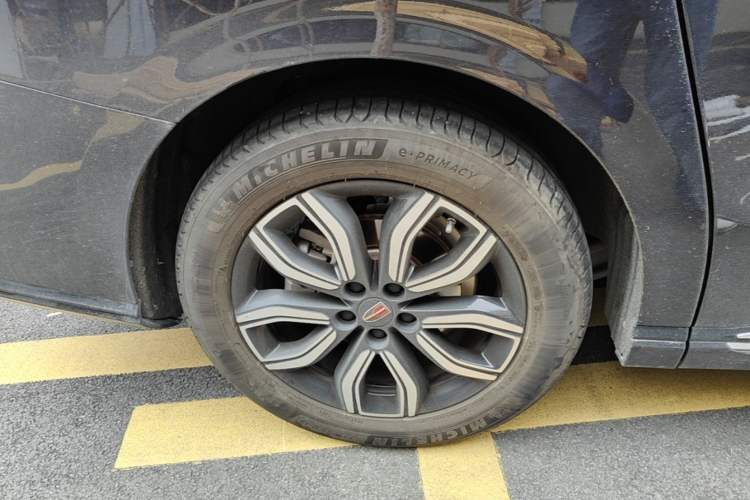 Used Hongqi HQ9 2023 2.0T Smart Connect Flagship Edition Right Rear Wheel Hub