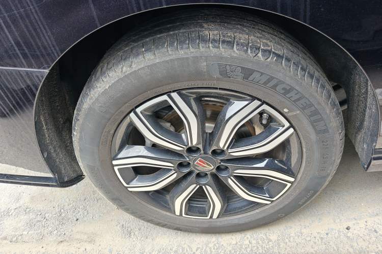 Used Hongqi HQ9 2023 2.0T Smart Connect Flagship Edition Right Rear Wheel Hub