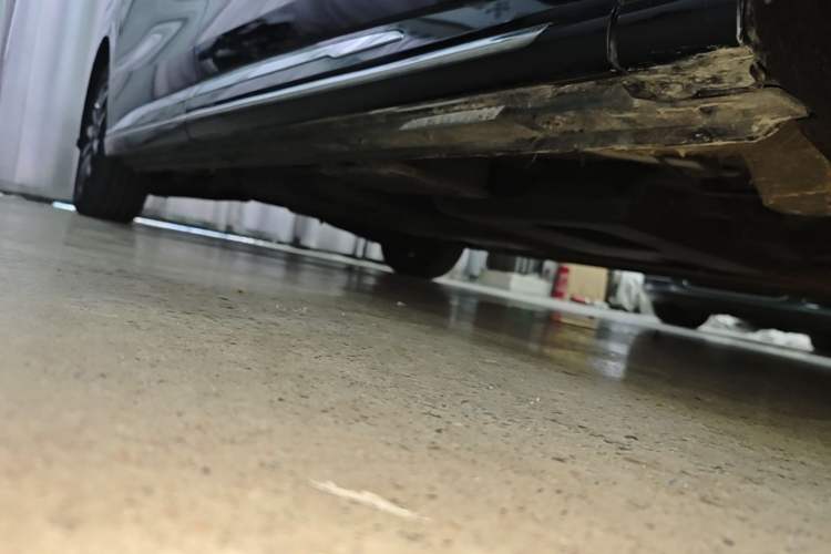 Used Hongqi HQ9 2023 2.0T Smart Connect Flagship Edition Right Side Sill