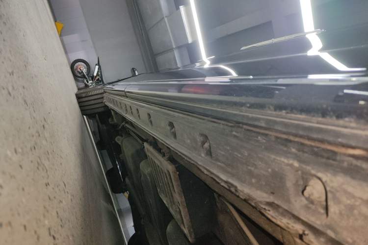 Used Hongqi HQ9 2023 2.0T Smart Connect Flagship Edition Right Side Sill