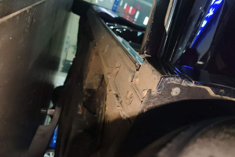 Used Hongqi HQ9 2023 2.0T Smart Connect Flagship Edition Right Side Sill