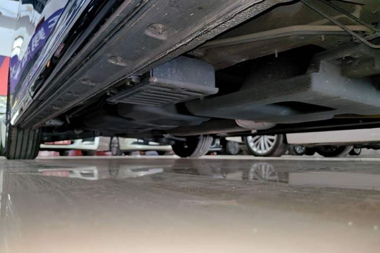 Used Hongqi HQ9 2023 2.0T Smart Connect Flagship Edition Right Side Sill