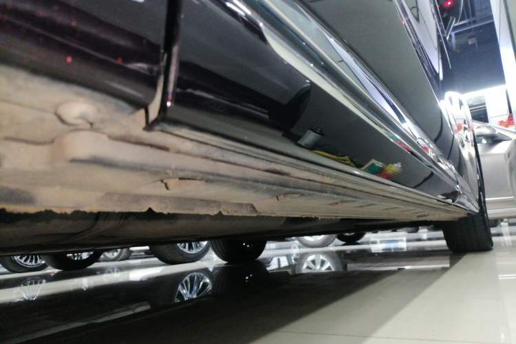 Used Hongqi HQ9 2023 2.0T Smart Connect Flagship Edition Right Side Sill