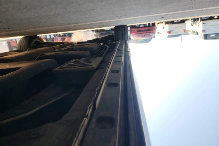 Used Hongqi HQ9 2023 2.0T Smart Connect Flagship Edition Right Side Sill