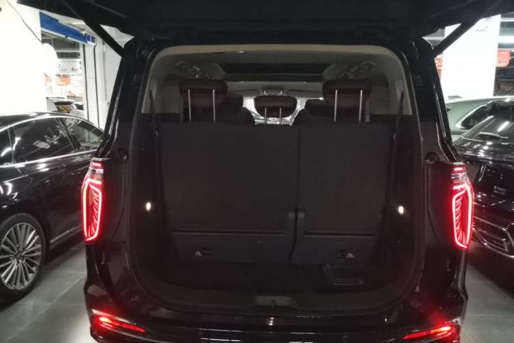 Used Hongqi HQ9 2023 2.0T Smart Connect Flagship Edition Trunk