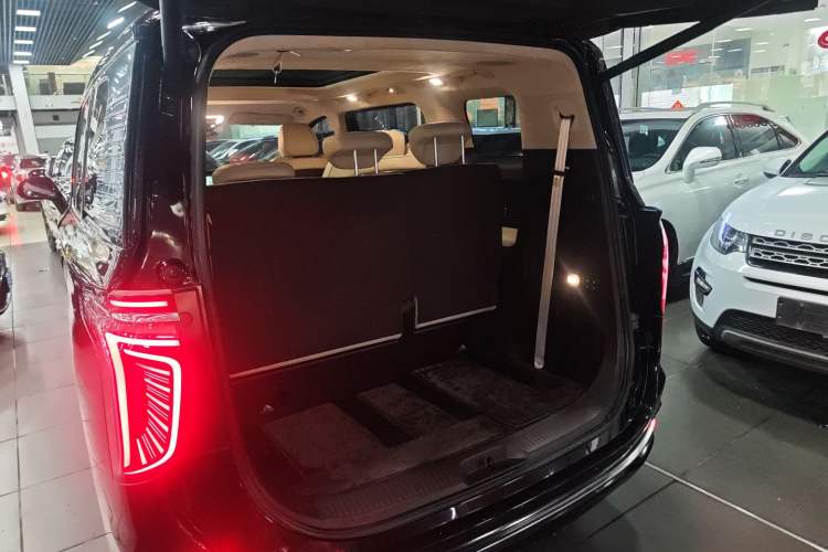 Used Hongqi HQ9 2023 2.0T Smart Connect Flagship Edition Trunk
