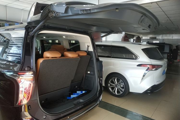 Used Hongqi HQ9 2023 2.0T Smart Connect Flagship Edition Trunk
