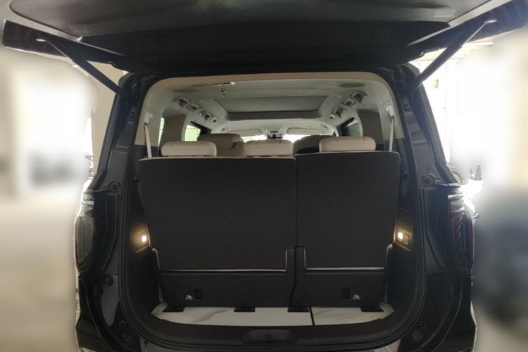 Used Hongqi HQ9 2023 2.0T Smart Connect Flagship Edition Trunk