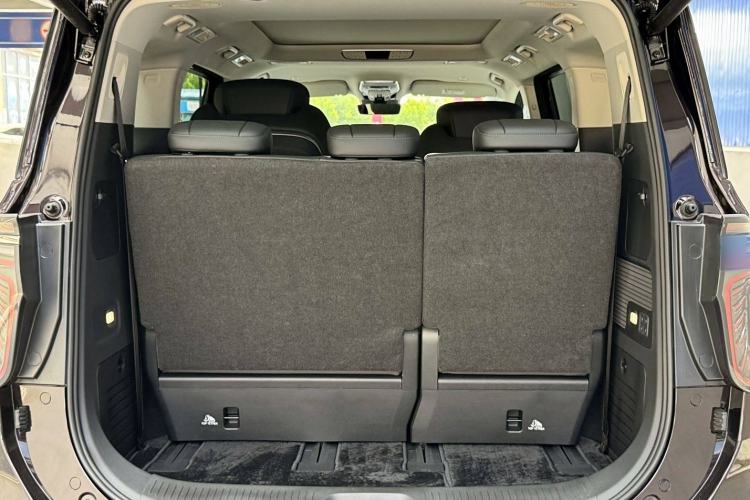 Used Hongqi HQ9 2023 2.0T Smart Connect Flagship Edition Trunk