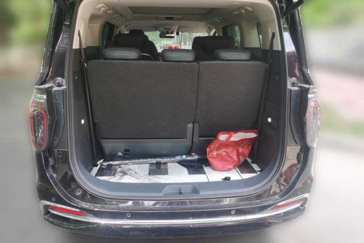 Used Hongqi HQ9 2023 2.0T Smart Connect Flagship Edition Trunk
