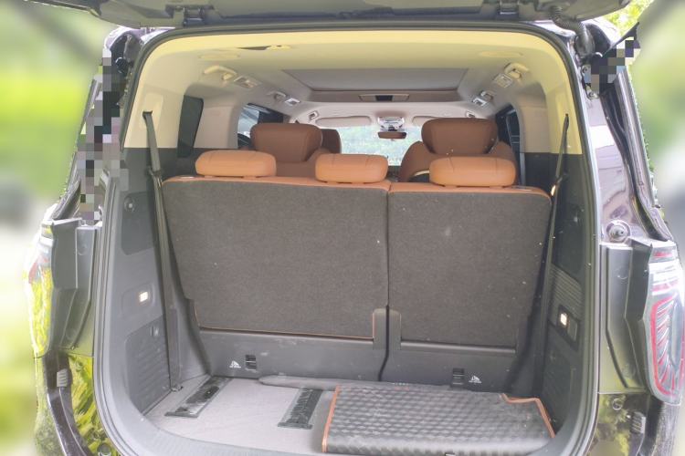 Used Hongqi HQ9 2023 2.0T Smart Connect Flagship Edition Trunk