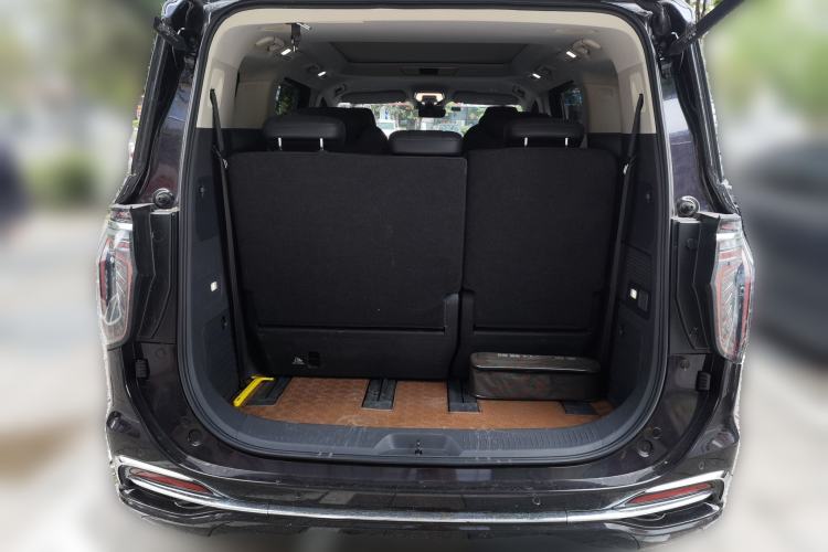 Used Hongqi HQ9 2023 2.0T Smart Connect Flagship Edition Trunk